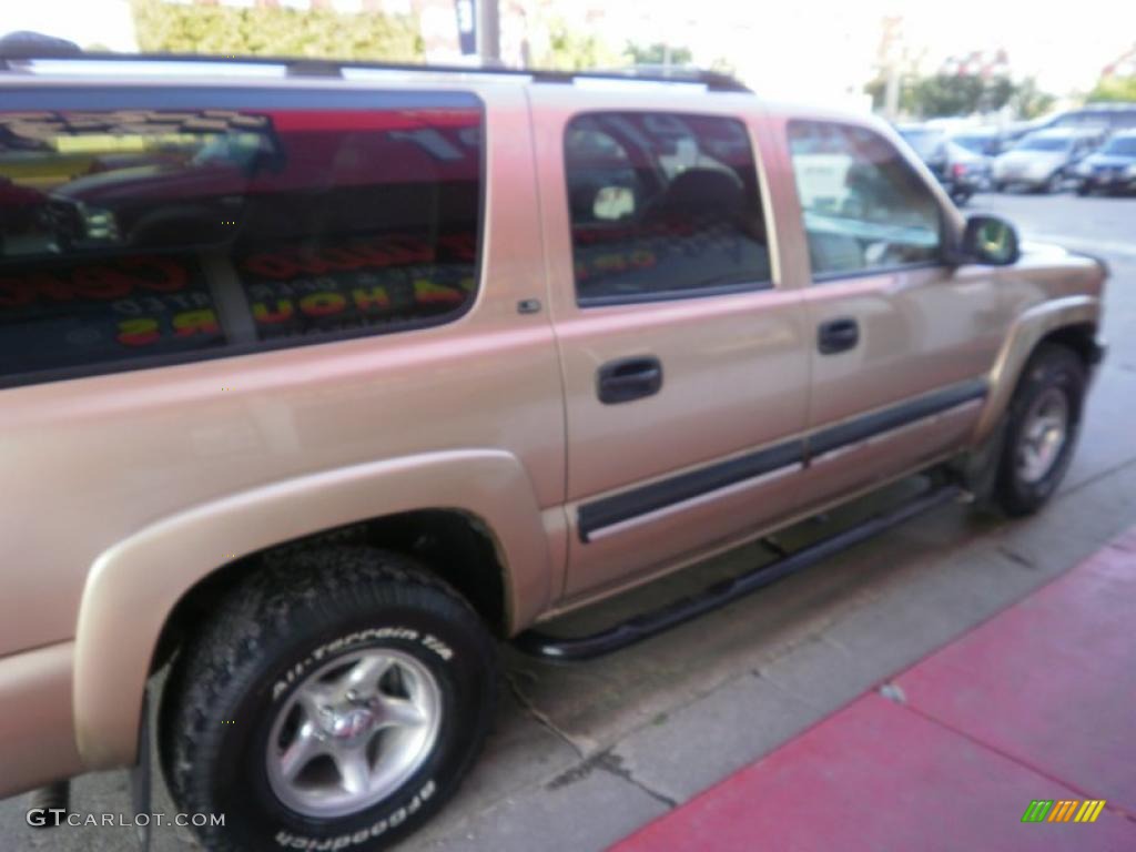 2001 Suburban 1500 LS 4x4 - Sunset Gold Metallic / Tan photo #25