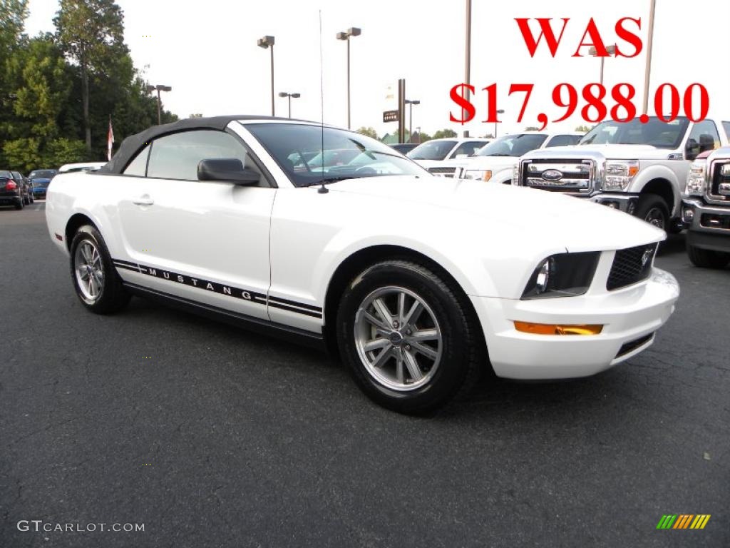2005 Mustang V6 Deluxe Convertible - Performance White / Dark Charcoal photo #1