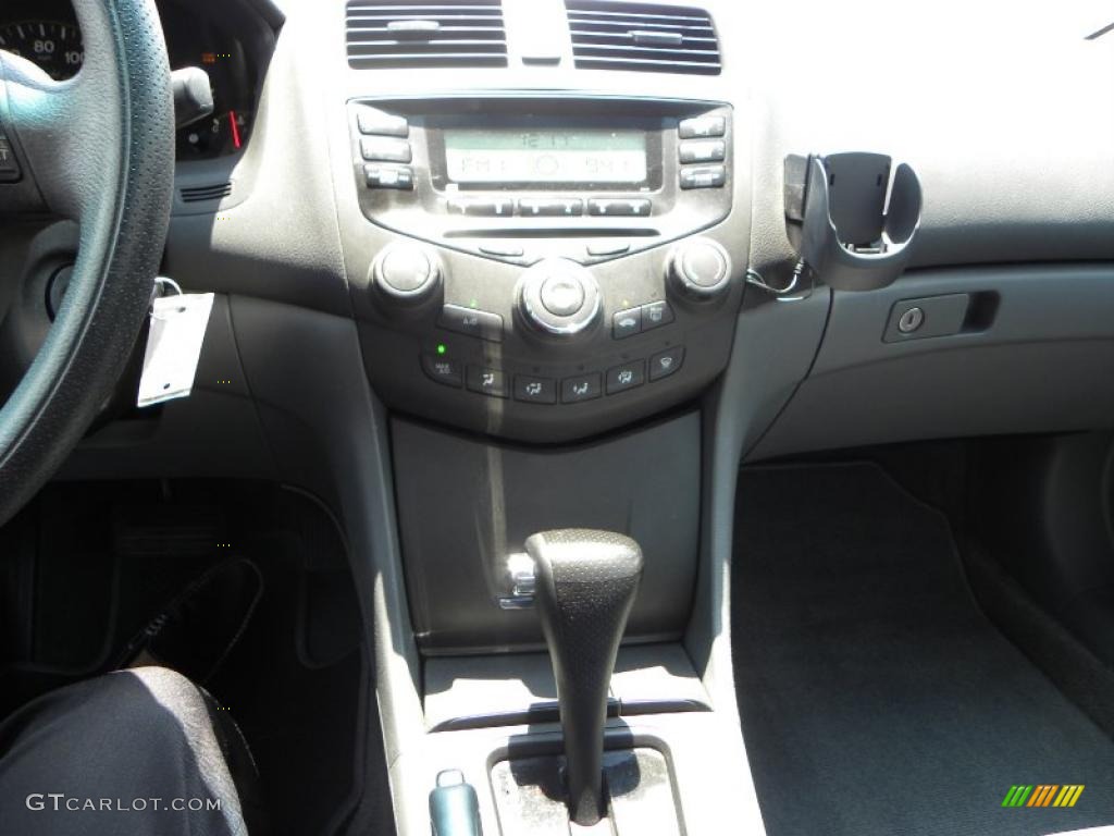 2004 Accord LX Sedan - Eternal Blue Pearl / Gray photo #19