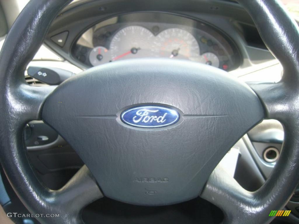 2003 Focus ZX3 Coupe - Pitch Black / Medium Graphite photo #17