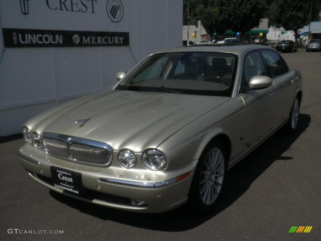 2006 XJ XJ8 L - Winter Gold Metallic / Champagne photo #1