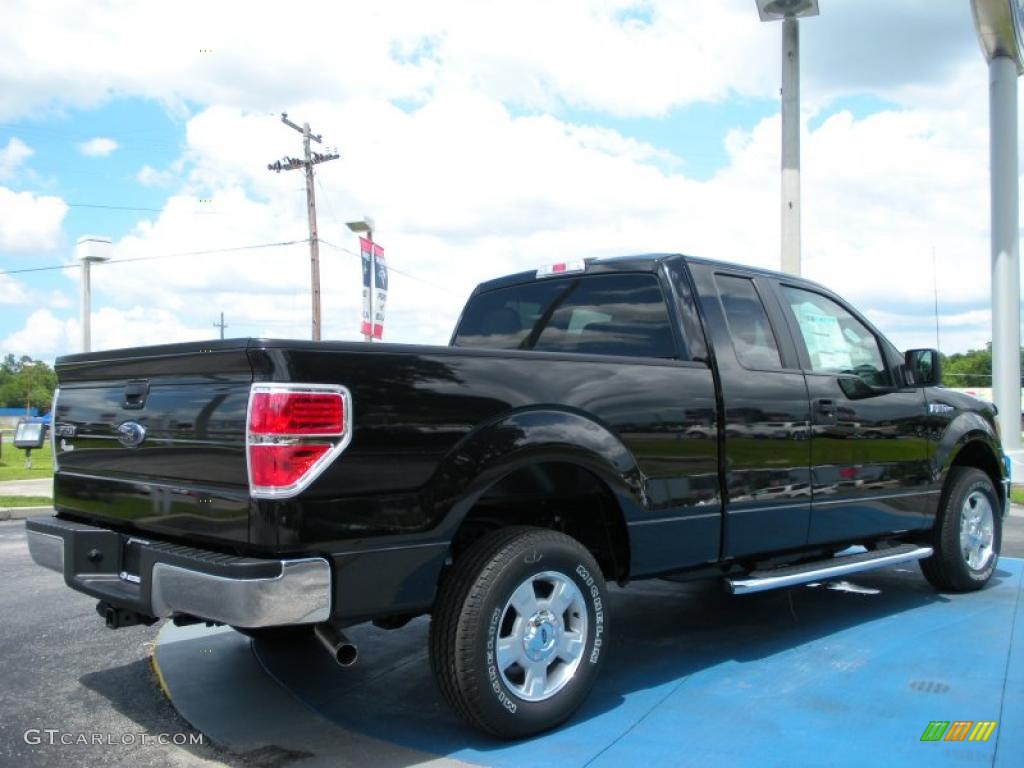 2010 F150 XLT SuperCab - Tuxedo Black / Medium Stone photo #3
