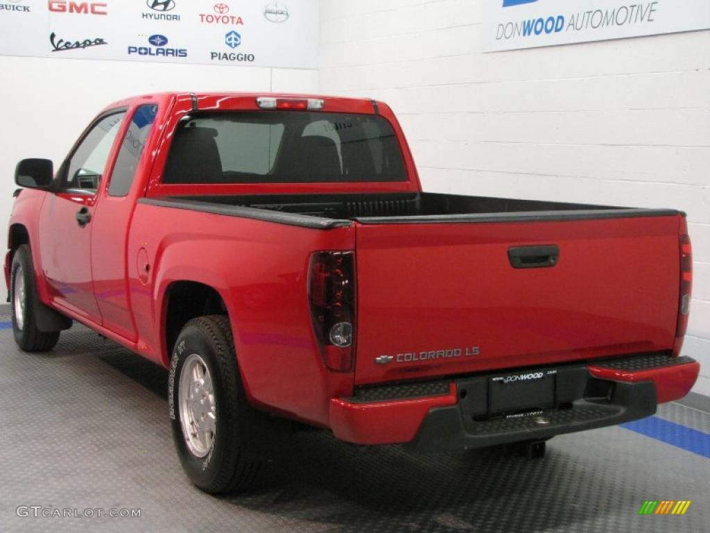 2007 Colorado LS Extended Cab - Victory Red / Medium Pewter photo #3
