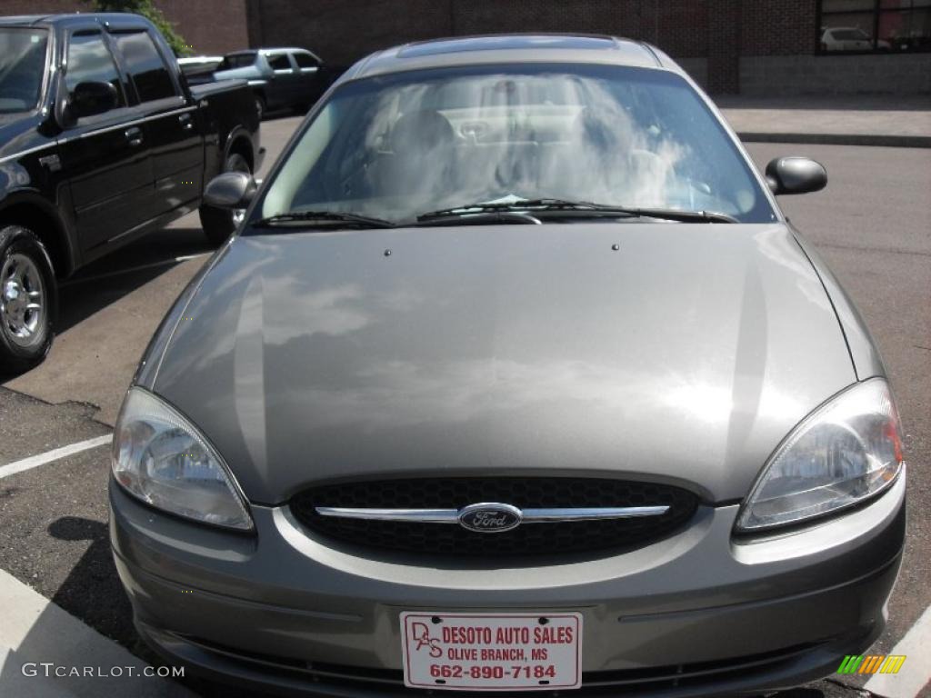 2002 Taurus SES - Spruce Green Metallic / Medium Parchment photo #2