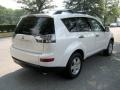 Diamond White Pearl - Outlander LS 4WD Photo No. 4