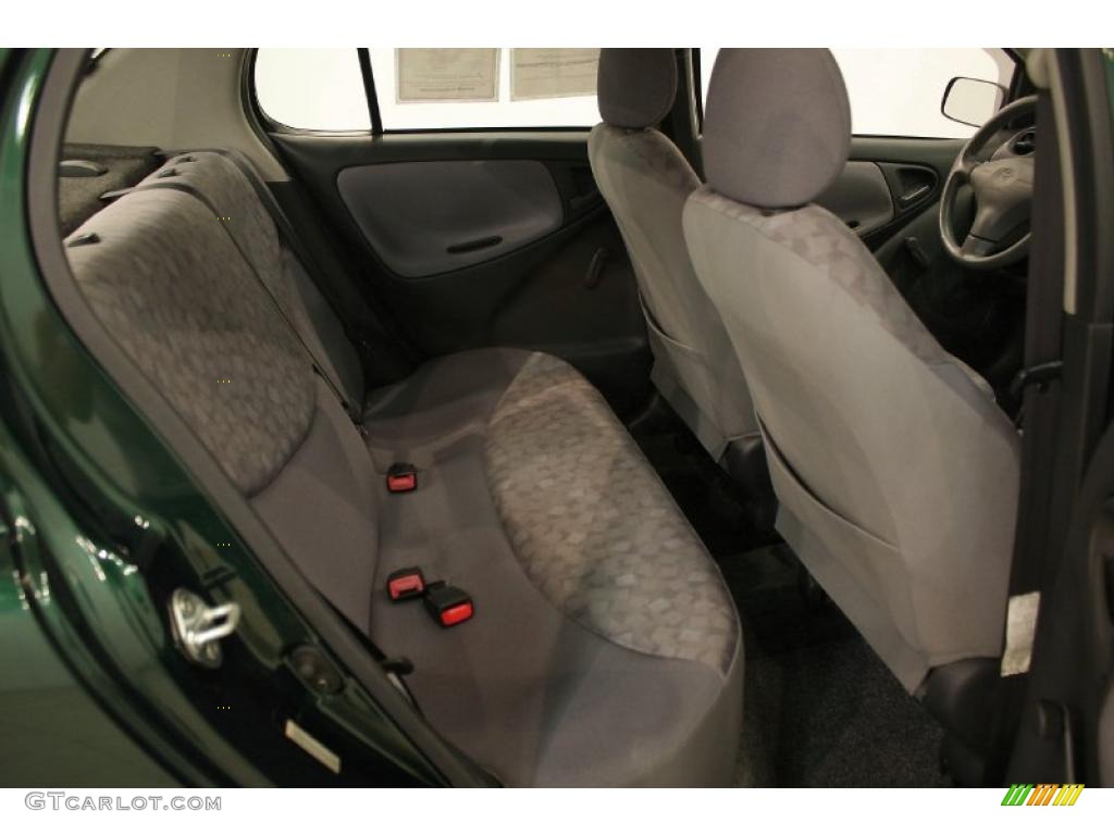 2001 ECHO Sedan - Electric Green / Shadow Gray photo #17