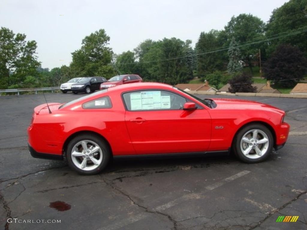 2011 Mustang GT Coupe - Race Red / Charcoal Black photo #2