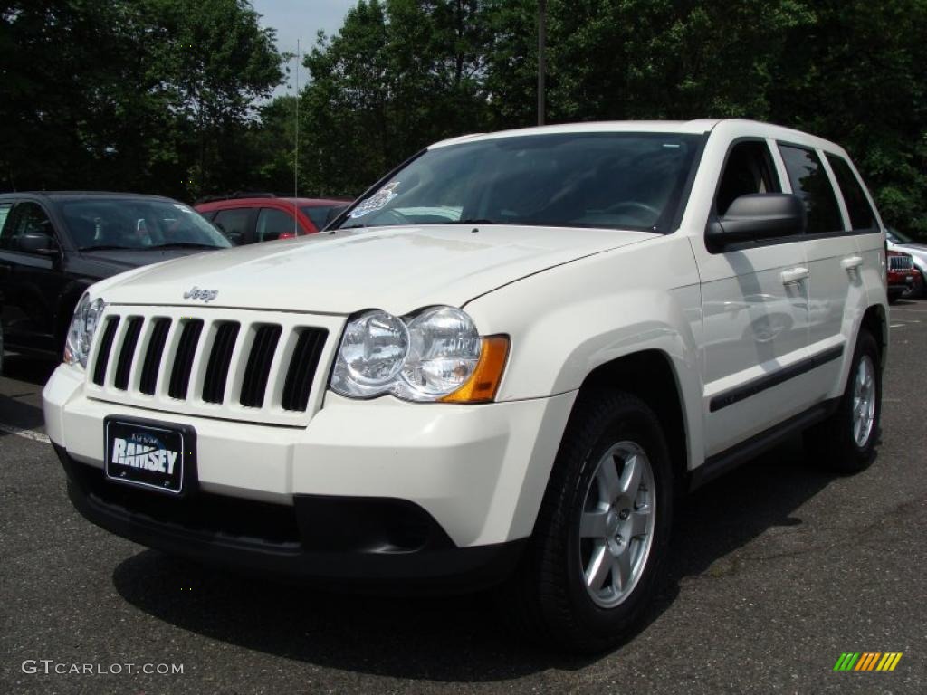 2008 Grand Cherokee Laredo 4x4 - Stone White / Dark Slate Gray photo #1