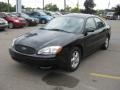 Black - Taurus SE Sedan Photo No. 8
