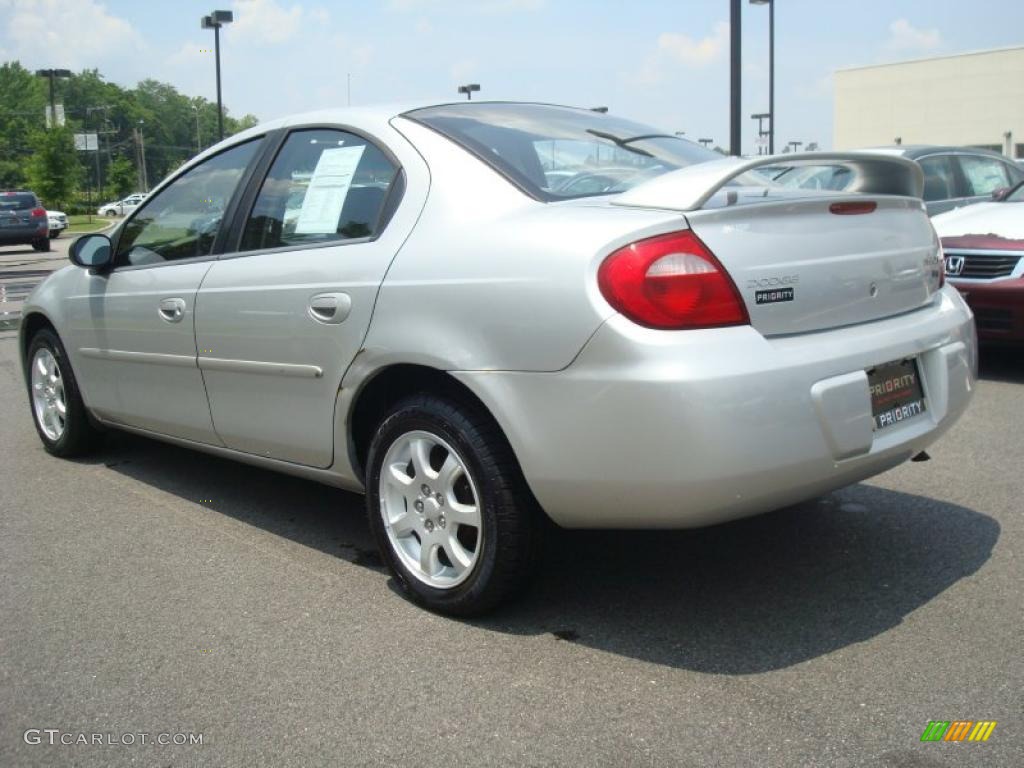 2004 Neon SXT - Bright Silver Metallic / Dark Slate Gray photo #4