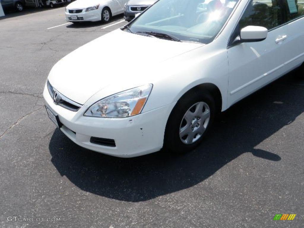 2007 Accord LX Sedan - Taffeta White / Ivory photo #8