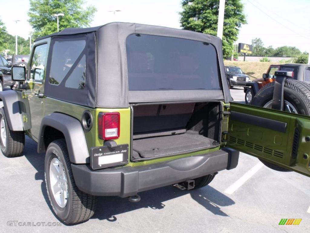 2010 Wrangler Sport 4x4 - Rescue Green Metallic / Dark Slate Gray/Medium Slate Gray photo #8