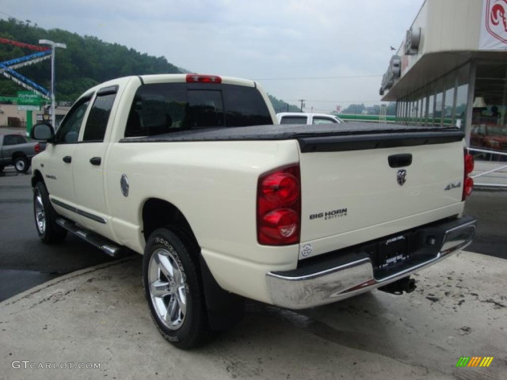 2007 Ram 1500 Big Horn Edition Quad Cab 4x4 - Cool Vanilla / Khaki Beige photo #2