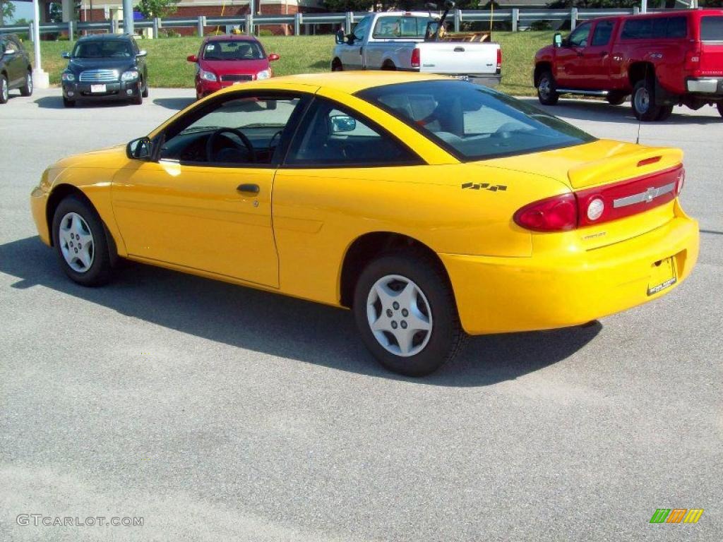 2003 Cavalier Coupe - Yellow / Graphite Gray photo #12