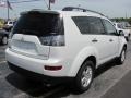 Diamond White Pearl - Outlander LS 4WD Photo No. 2