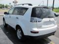 Diamond White Pearl - Outlander LS 4WD Photo No. 13
