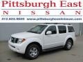 2007 Avalanche White Nissan Pathfinder SE 4x4  photo #1