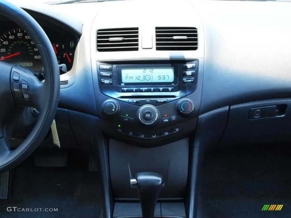2003 Accord LX Sedan - Satin Silver Metallic / Black photo #12