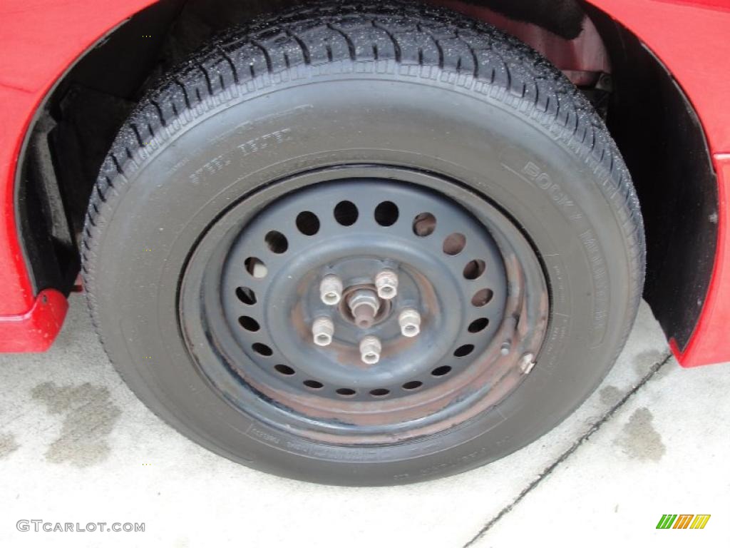 2001 Sunfire SE Sedan - Bright Red / Taupe photo #15