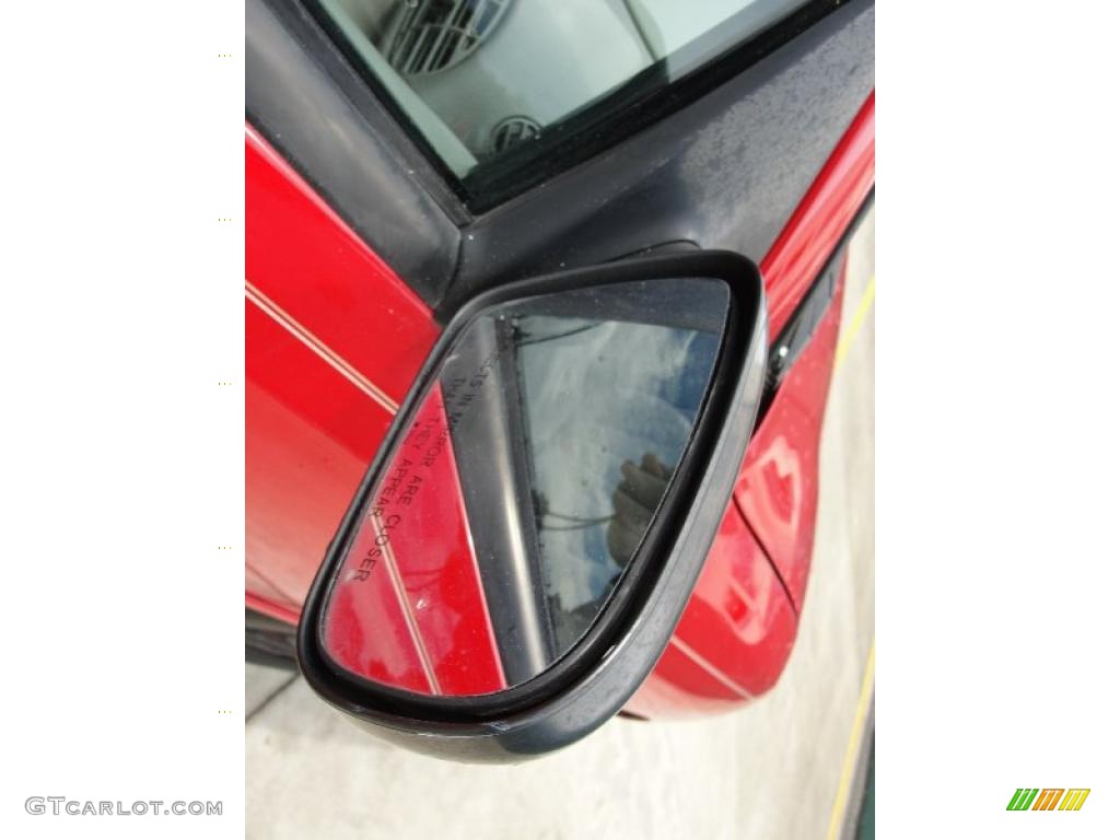 2001 Sunfire SE Sedan - Bright Red / Taupe photo #17