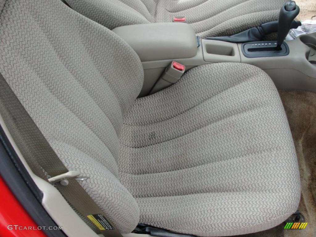 2001 Sunfire SE Sedan - Bright Red / Taupe photo #23