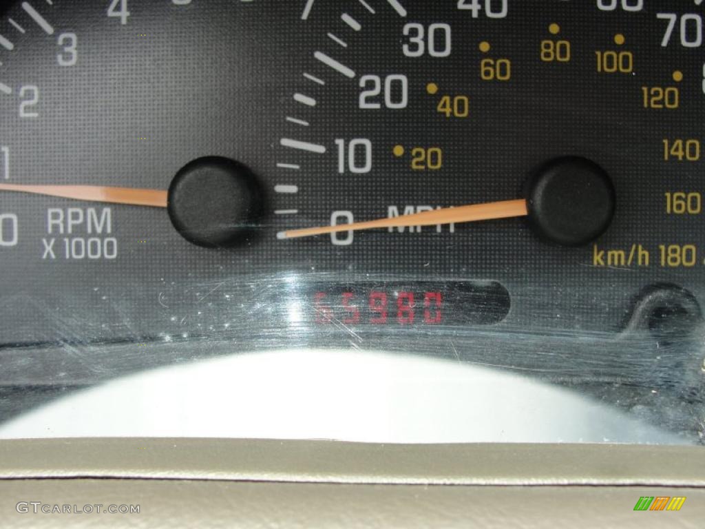 2001 Sunfire SE Sedan - Bright Red / Taupe photo #35