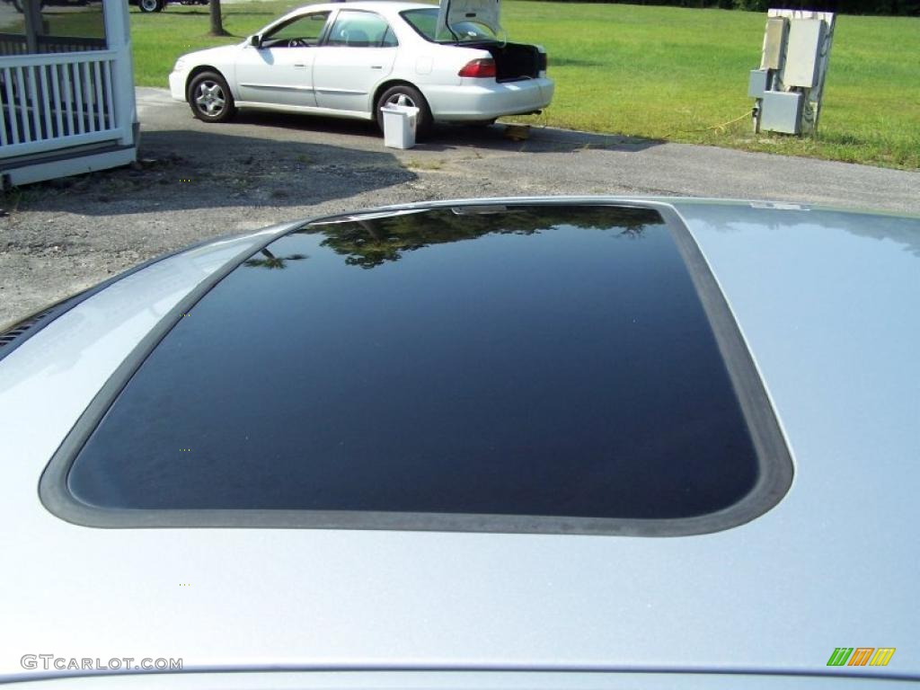 2004 Sable LS Premium Sedan - Silver Frost Metallic / Dark Charcoal photo #11
