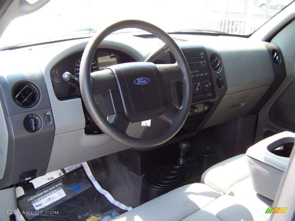 2004 F150 STX SuperCab 4x4 - Silver Metallic / Dark Flint photo #21