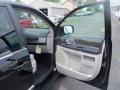 2010 Brilliant Black Crystal Pearl Chrysler Town & Country Touring  photo #29