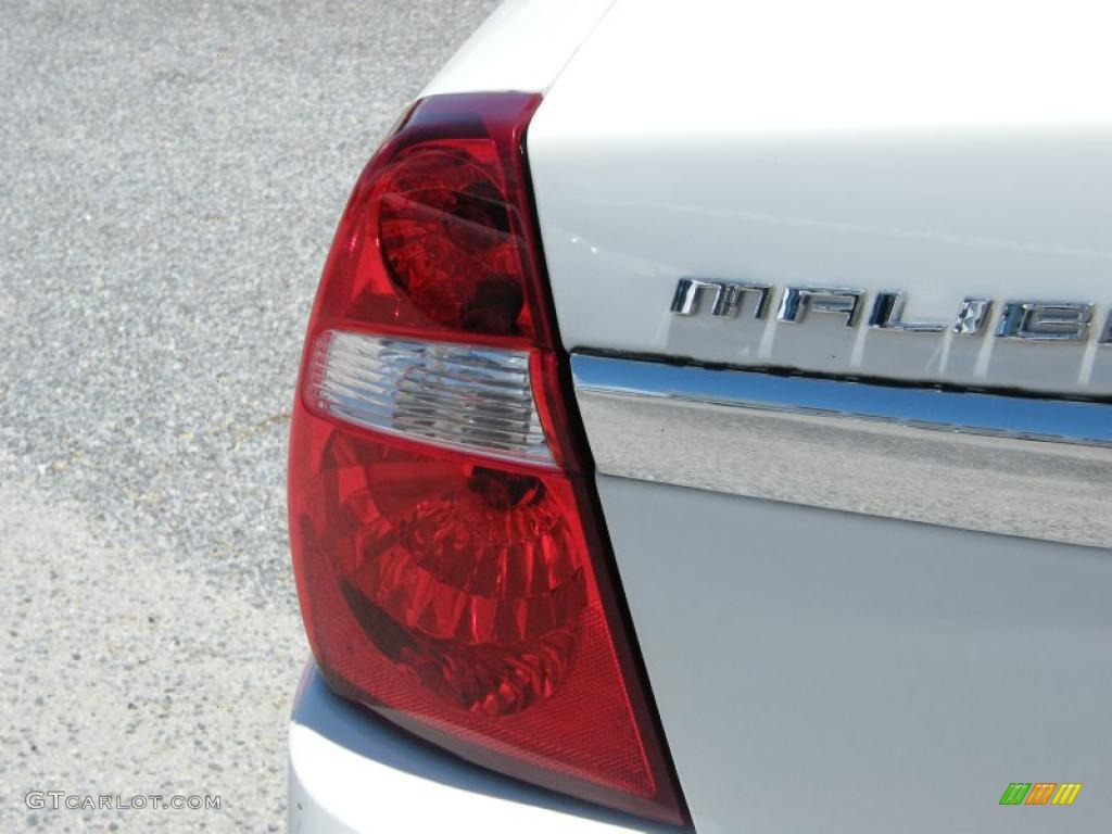 2008 Malibu Classic LT Sedan - White / Titanium Gray photo #10