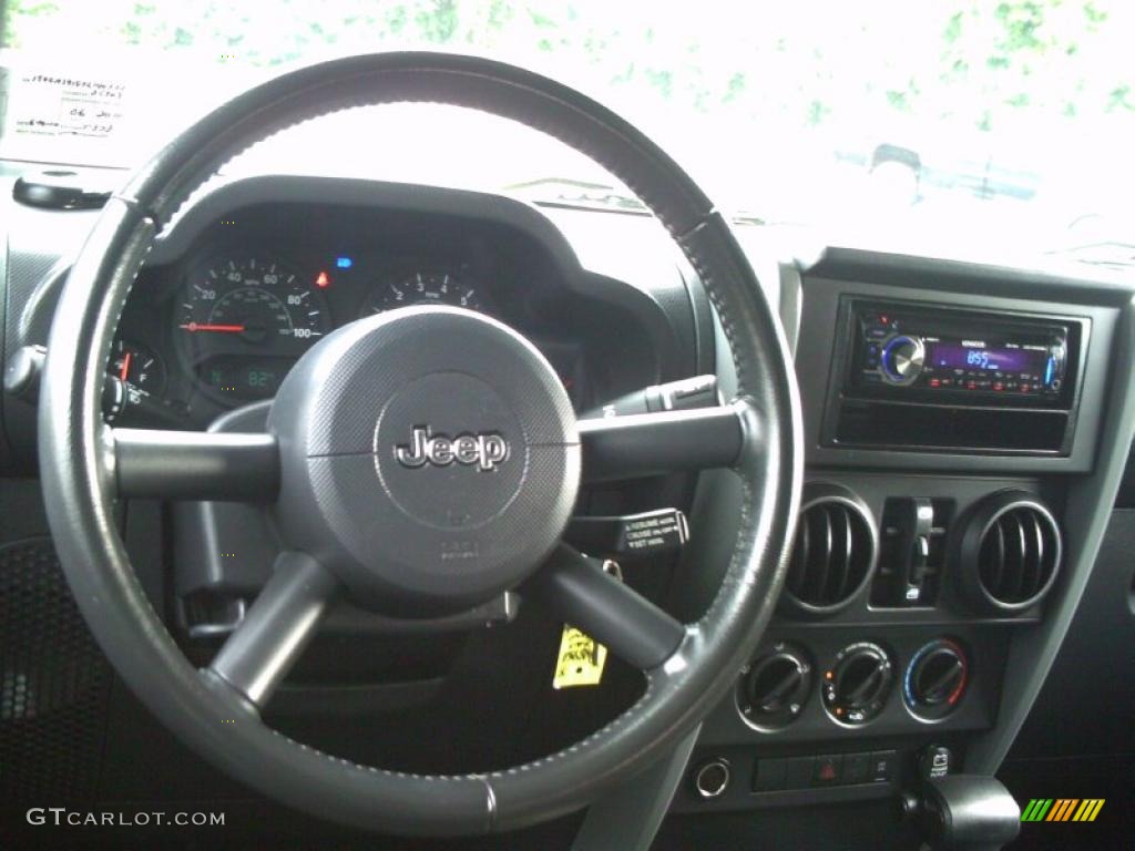 2007 Wrangler Unlimited X 4x4 - Rescue Green Metallic / Dark Slate Gray/Medium Slate Gray photo #11