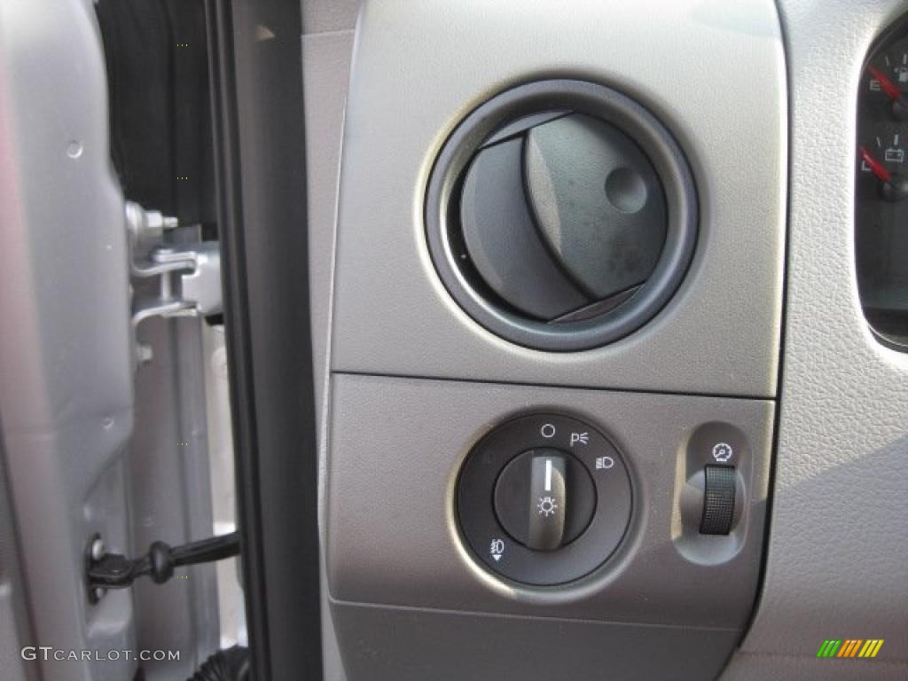 2008 F150 STX SuperCab 4x4 - Silver Metallic / Medium/Dark Flint photo #26