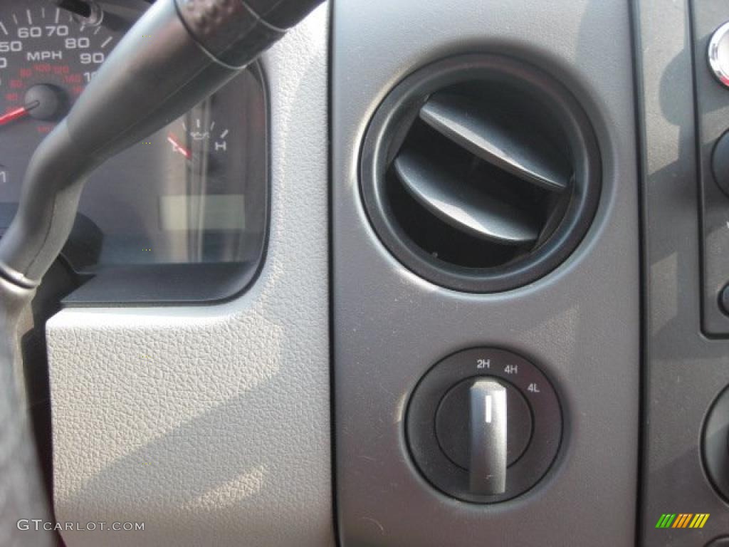 2008 F150 STX SuperCab 4x4 - Silver Metallic / Medium/Dark Flint photo #30