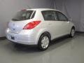 Brilliant Silver - Versa 1.8 S Hatchback Photo No. 3
