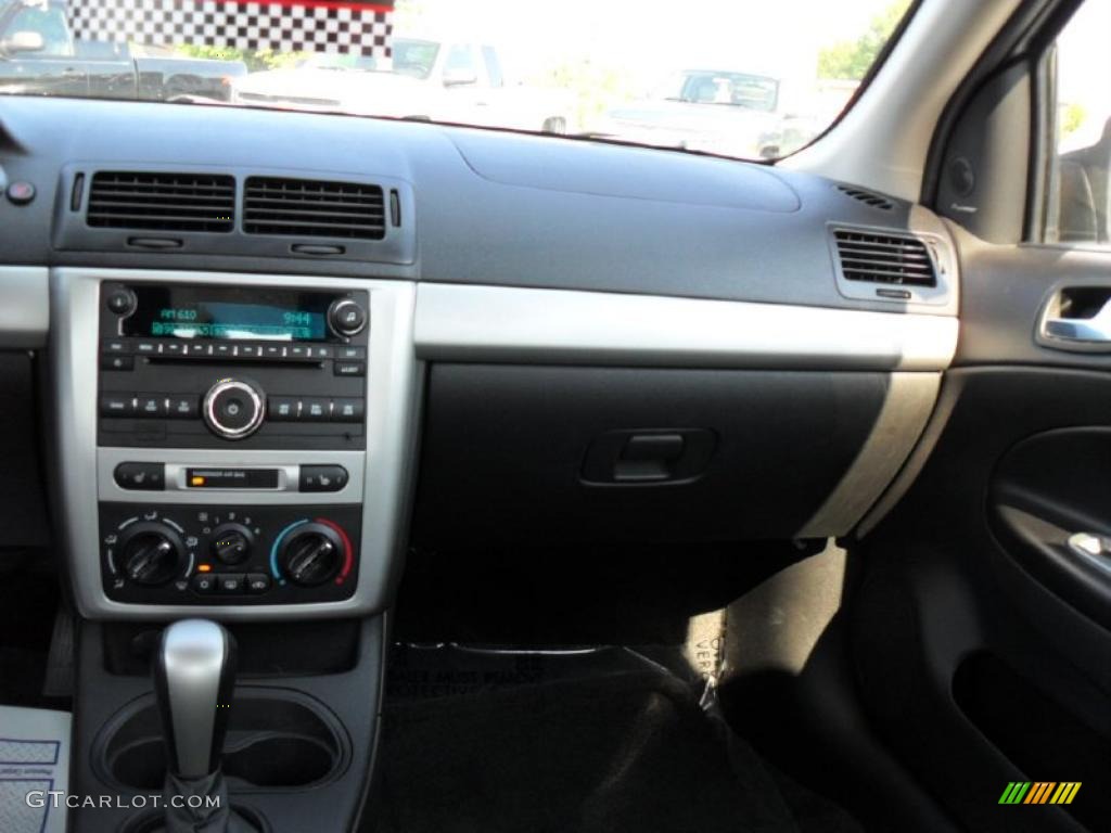 2010 Cobalt LT Sedan - Summit White / Ebony photo #16