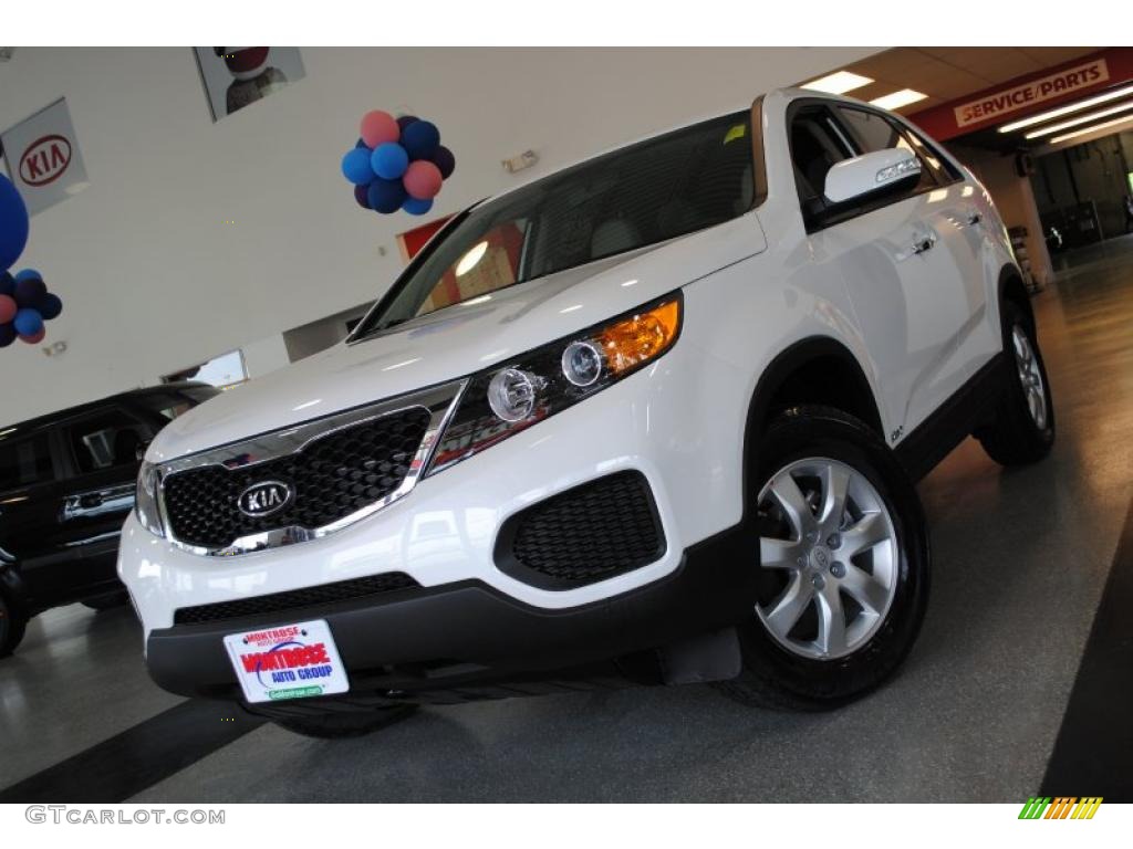 2011 Sorento LX AWD - Snow White Pearl / Beige photo #2