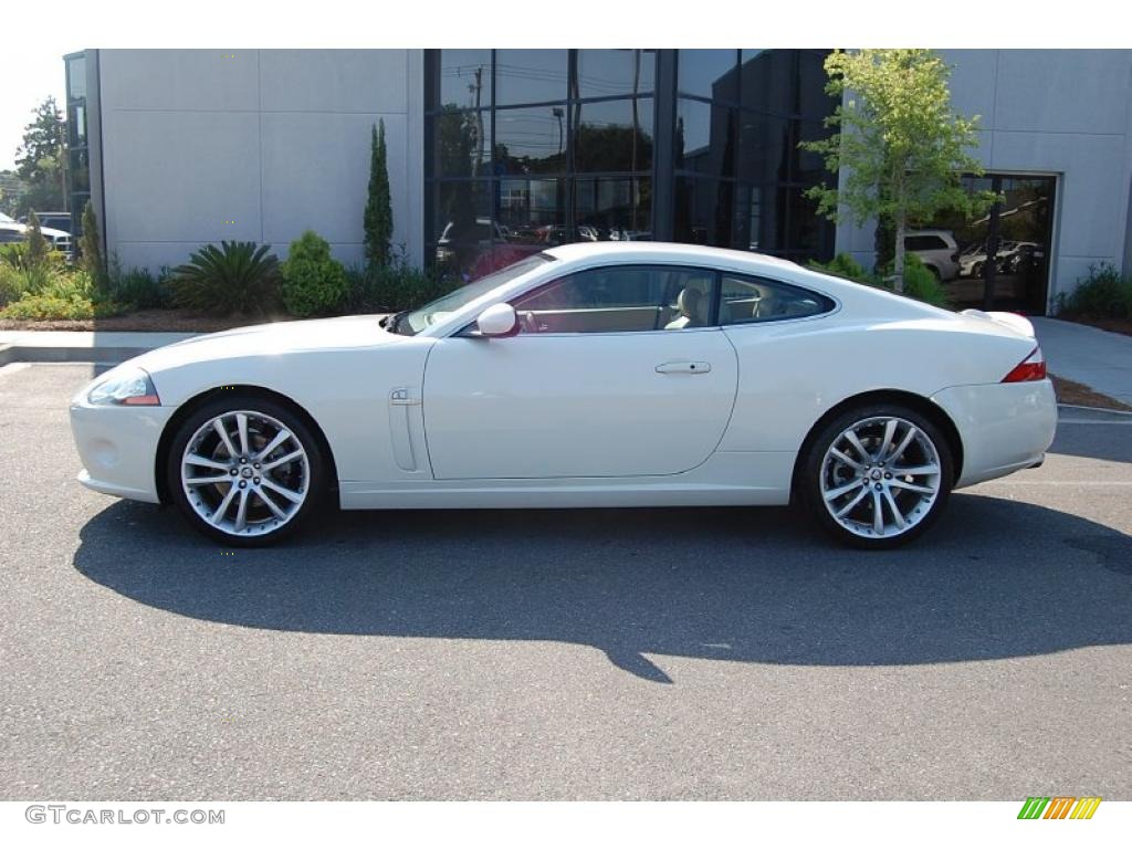 2007 XK XK8 Coupe - Porcelain White / Caramel photo #2