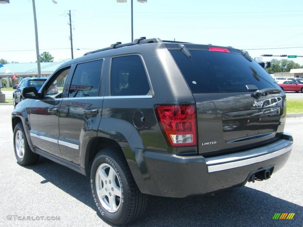 2006 Grand Cherokee Limited - Dark Khaki Pearl / Dark Khaki/Light Graystone photo #3