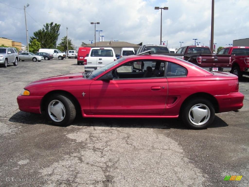 1996 Mustang V6 Coupe - Laser Red Metallic / Medium Graphite photo #2