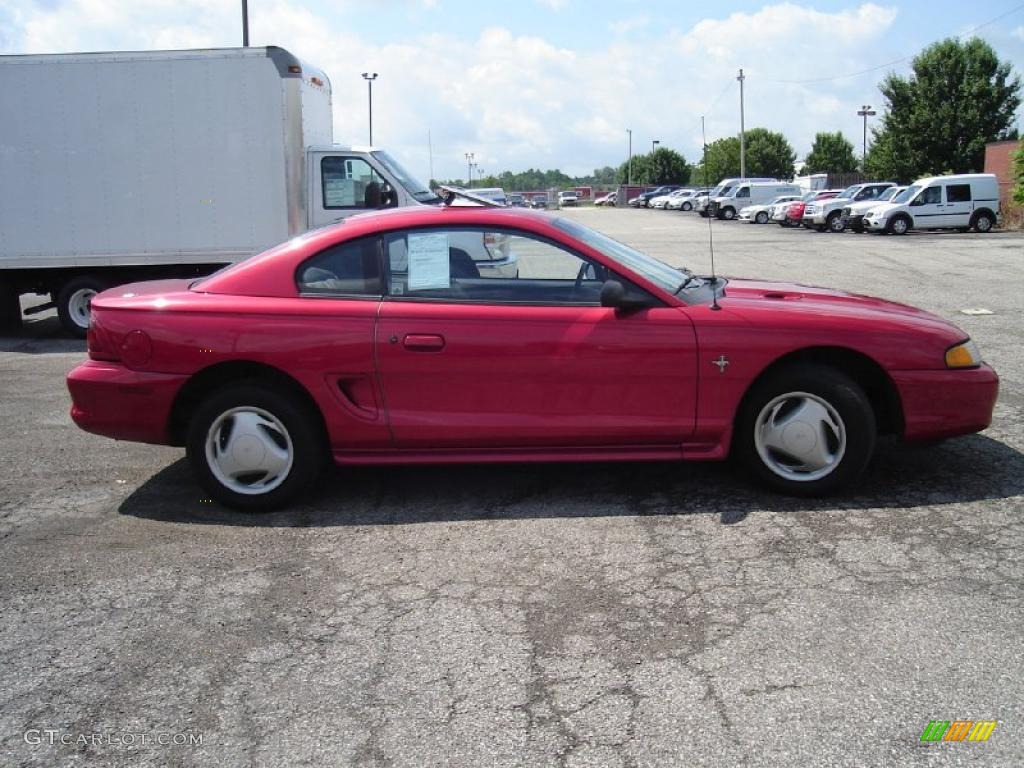 1996 Mustang V6 Coupe - Laser Red Metallic / Medium Graphite photo #6