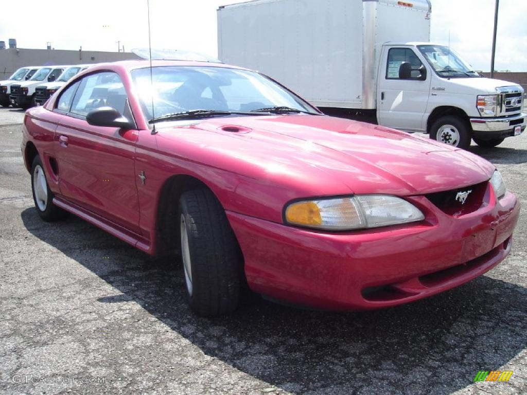 1996 Mustang V6 Coupe - Laser Red Metallic / Medium Graphite photo #7