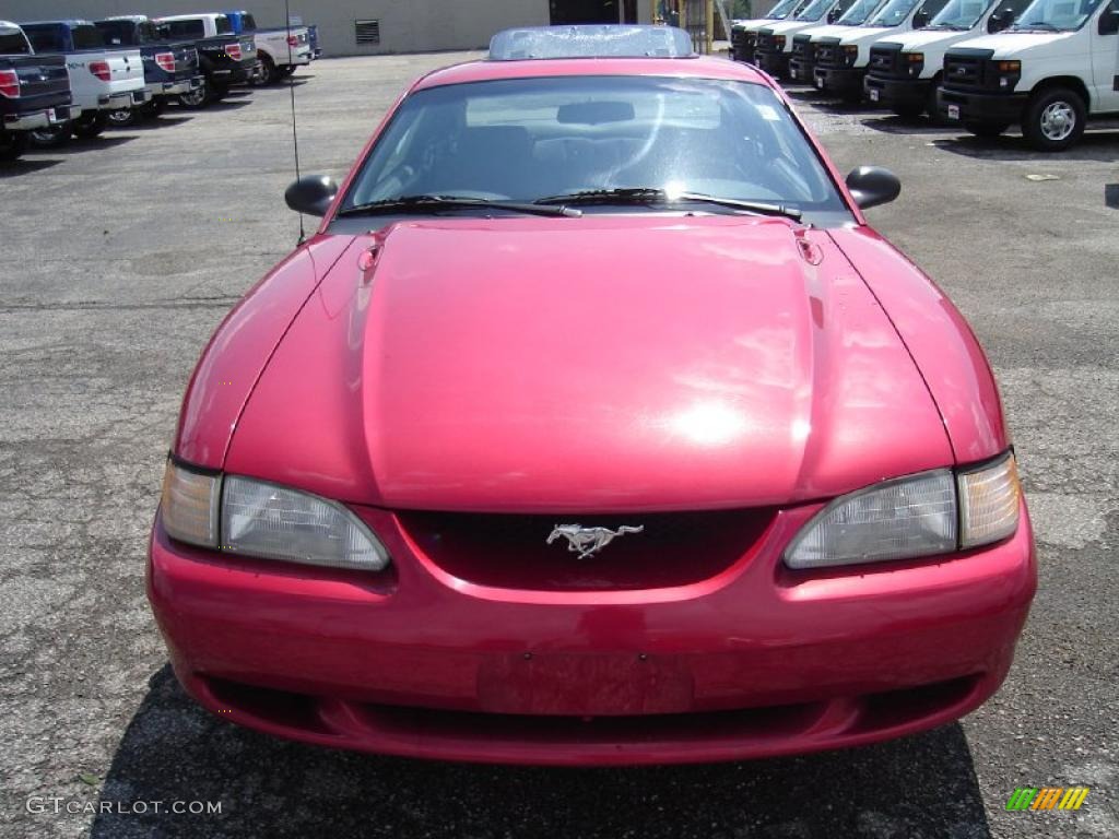 1996 Mustang V6 Coupe - Laser Red Metallic / Medium Graphite photo #8
