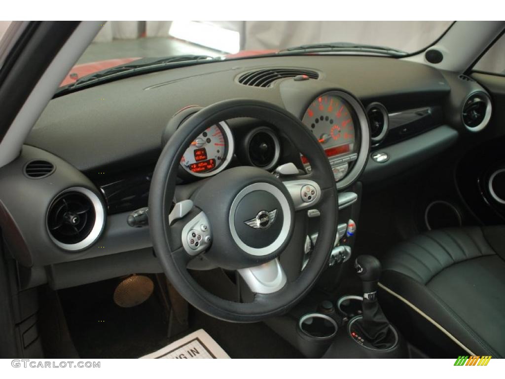 2007 Cooper Hardtop - Chili Red / Lounge Carbon Black photo #12