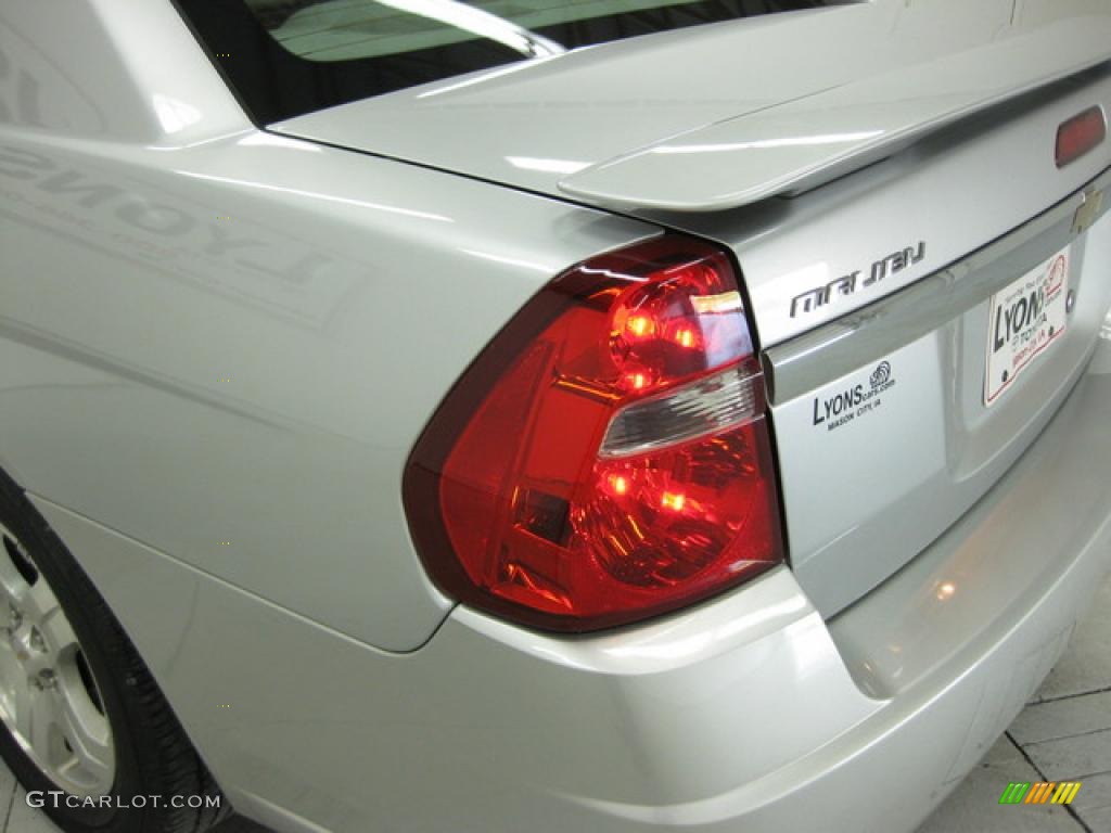 2005 Malibu LT V6 Sedan - Galaxy Silver Metallic / Gray photo #14