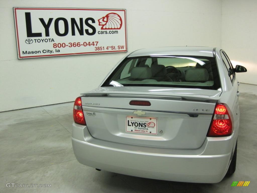 2005 Malibu LT V6 Sedan - Galaxy Silver Metallic / Gray photo #18