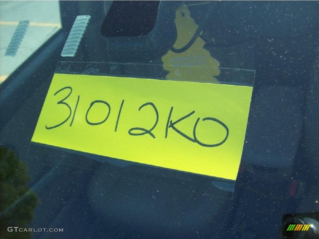 2005 Equinox LT AWD - Black / Light Cashmere photo #25