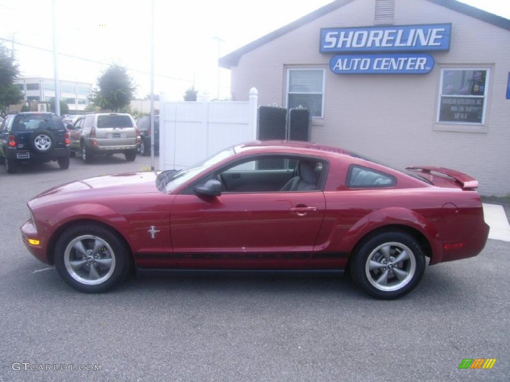 2006 Mustang V6 Deluxe Coupe - Redfire Metallic / Light Graphite photo #2