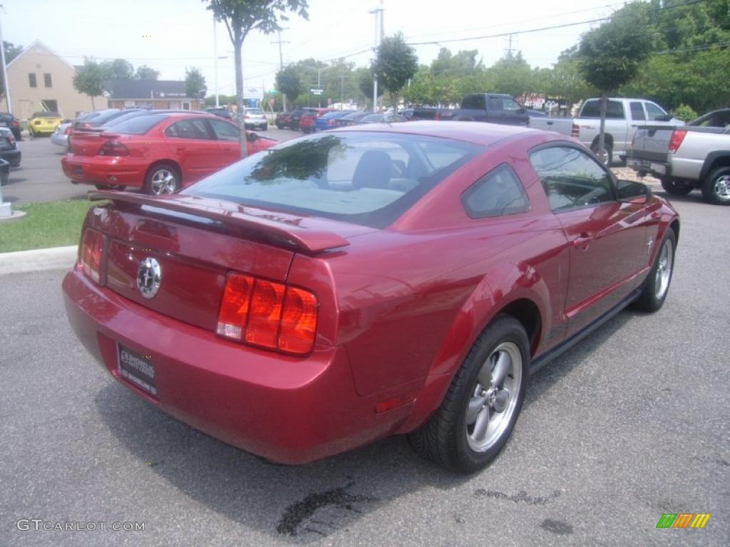 2006 Mustang V6 Deluxe Coupe - Redfire Metallic / Light Graphite photo #5