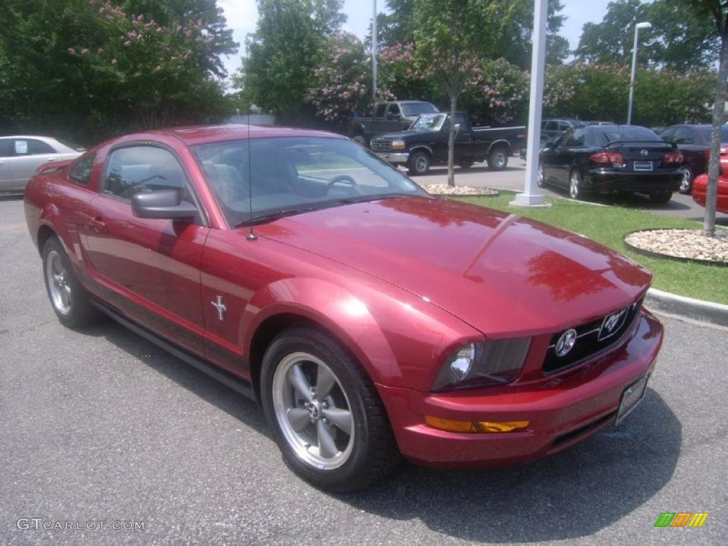 2006 Mustang V6 Deluxe Coupe - Redfire Metallic / Light Graphite photo #7
