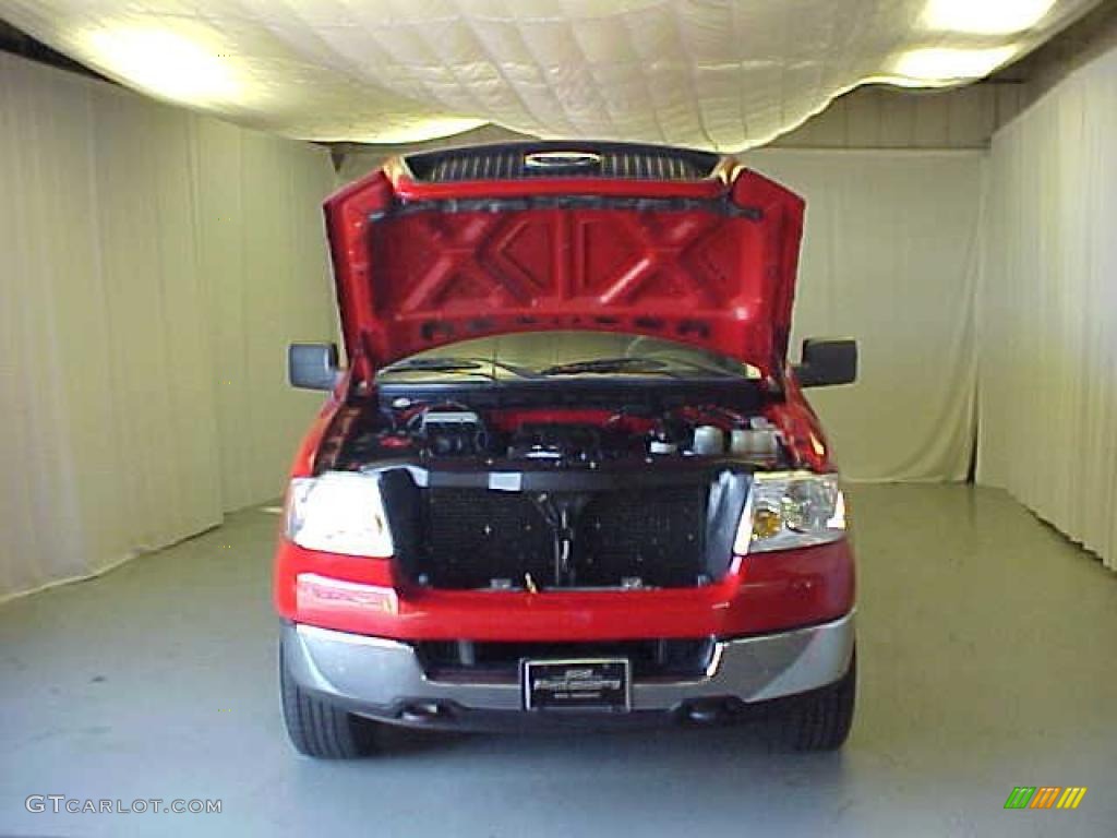 2005 F150 XLT SuperCab 4x4 - Bright Red / Medium Flint Grey photo #3